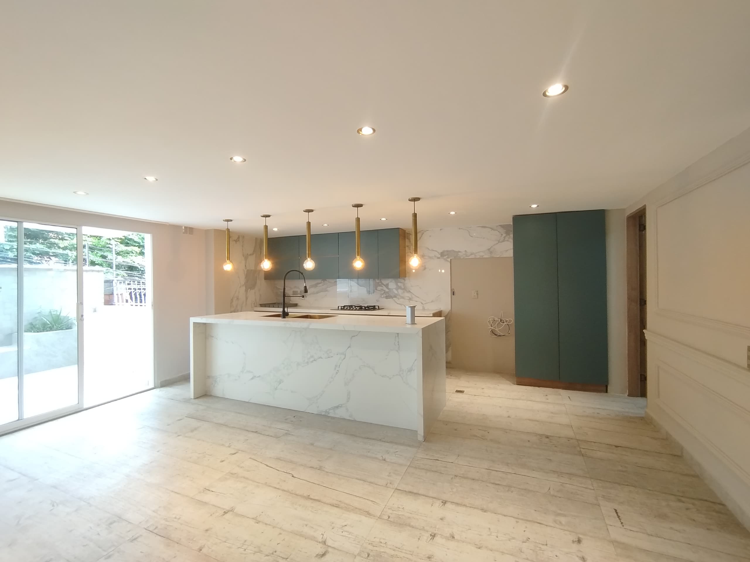 Casa Vivienda en arriendo en Castropol, Poblado, Medellín — foto 2 de 20