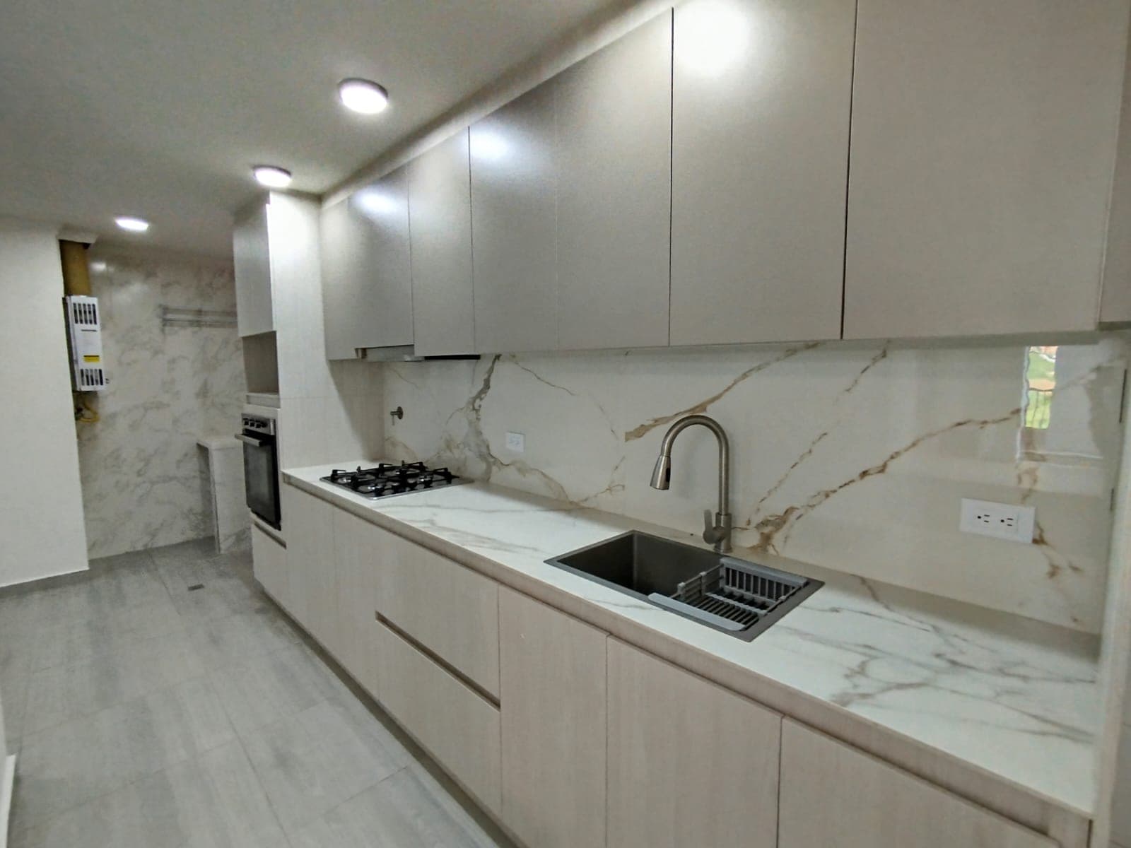 Apartamento en arriendo en Los Balsos, Poblado, Medellín — foto 1 de 20