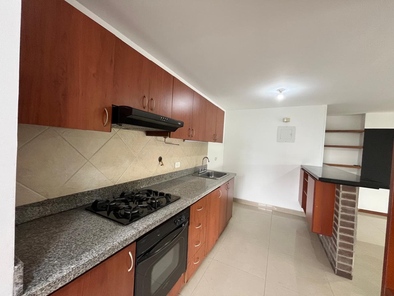 Apartamento en arriendo en La Frontera M, Poblado, Medellín — foto 1 de 20