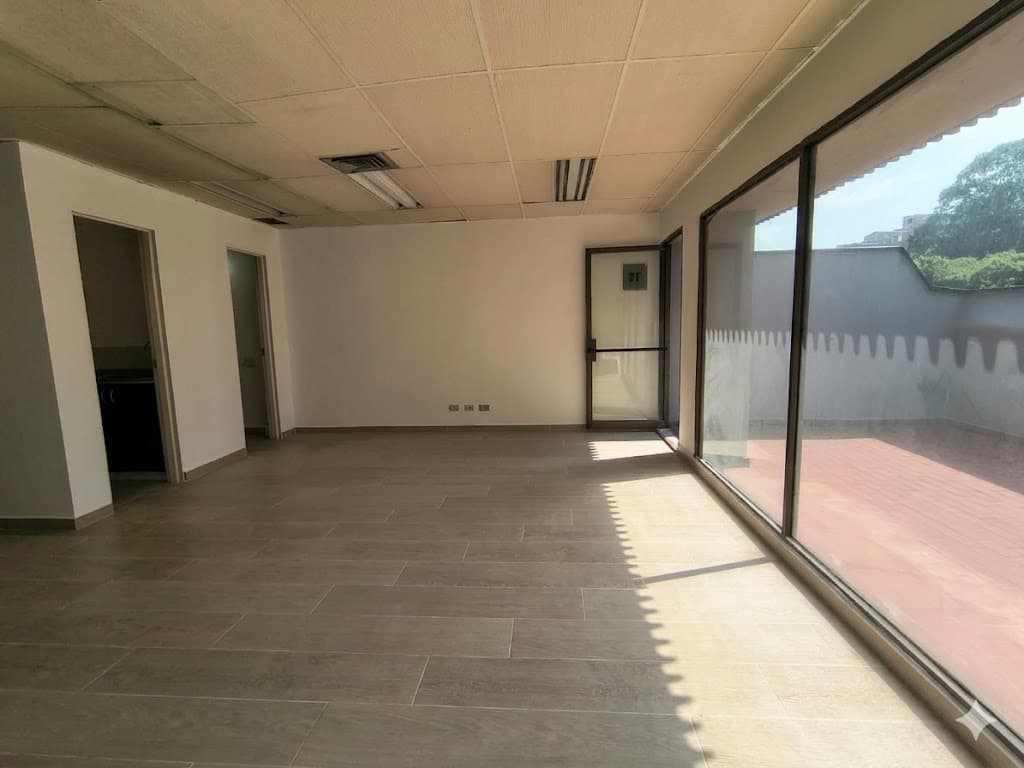 Oficina en arriendo en San Diego, Poblado, Medellín — foto 1 de 12