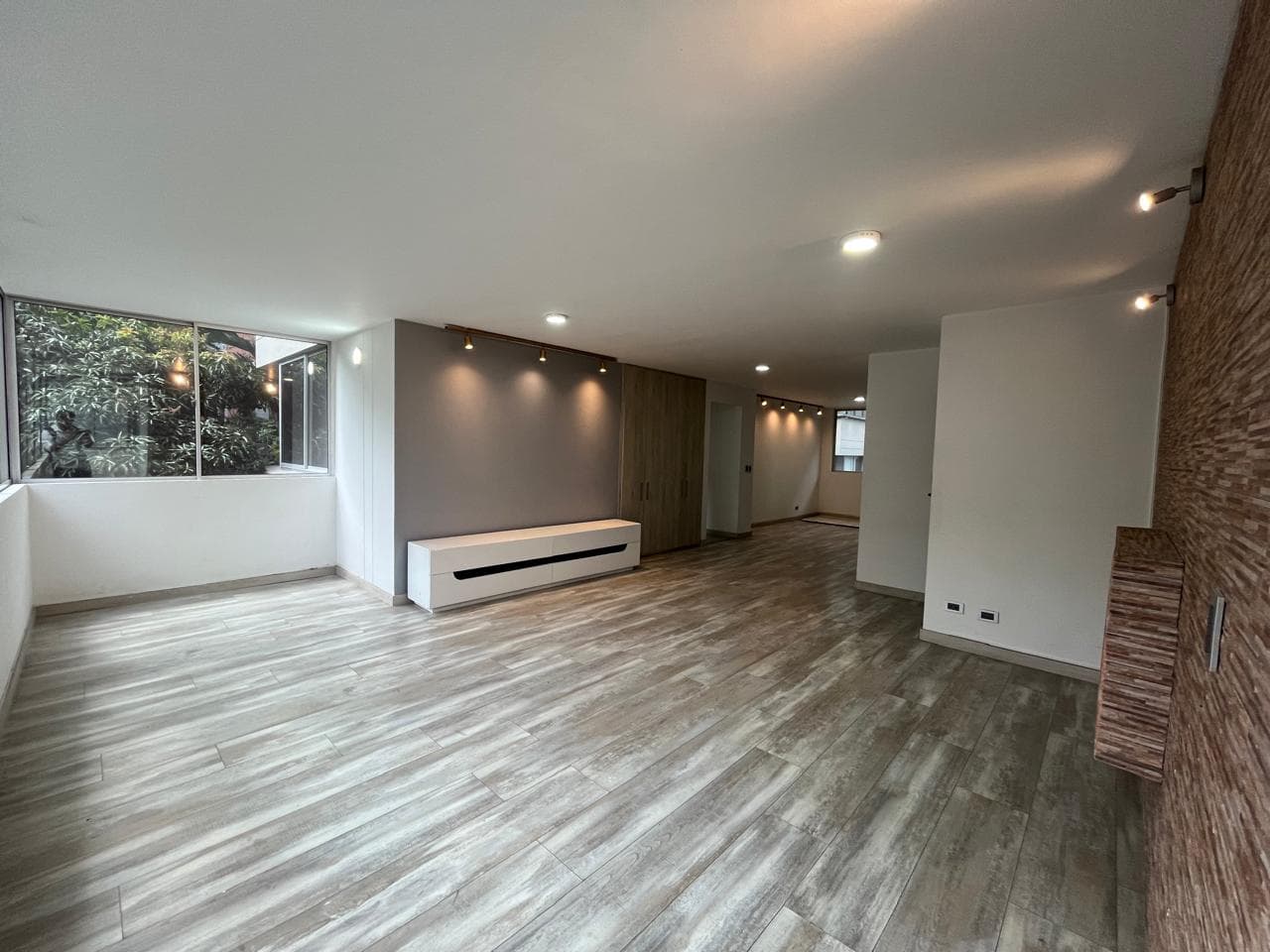 Apartamento en arriendo en El Tesoro, Poblado, Medellín — foto 2 de 20