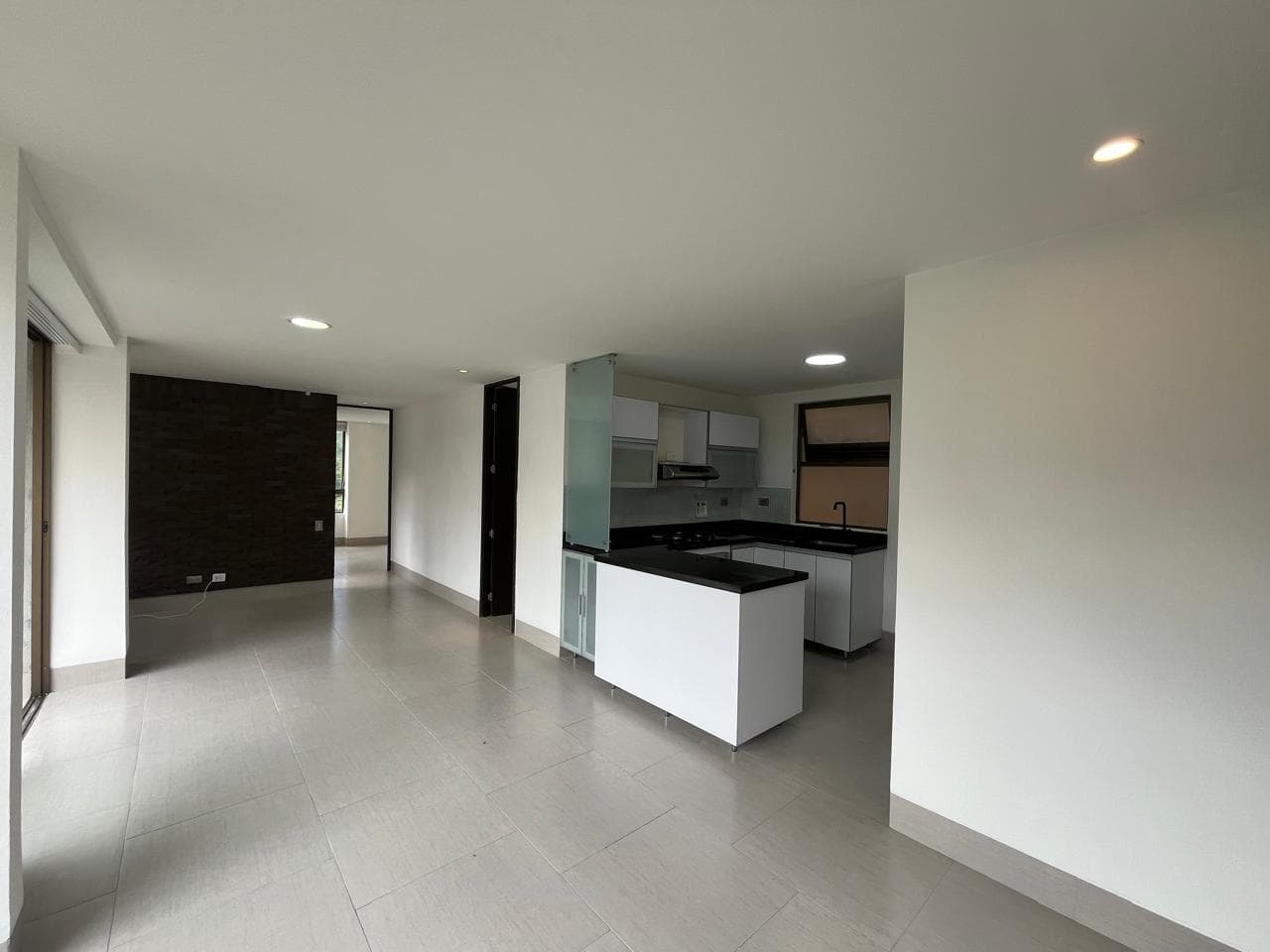 Apartamento en arriendo en Altos Del, Poblado, Medellín — foto 3 de 19