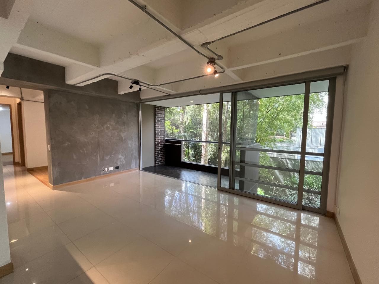 Apartamento en arriendo en Los Balsos, Poblado, Medellín — foto 1 de 16