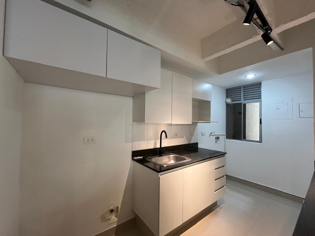 Apartamento en arriendo en Los Balsos, Poblado, Medellín — foto 4 de 16