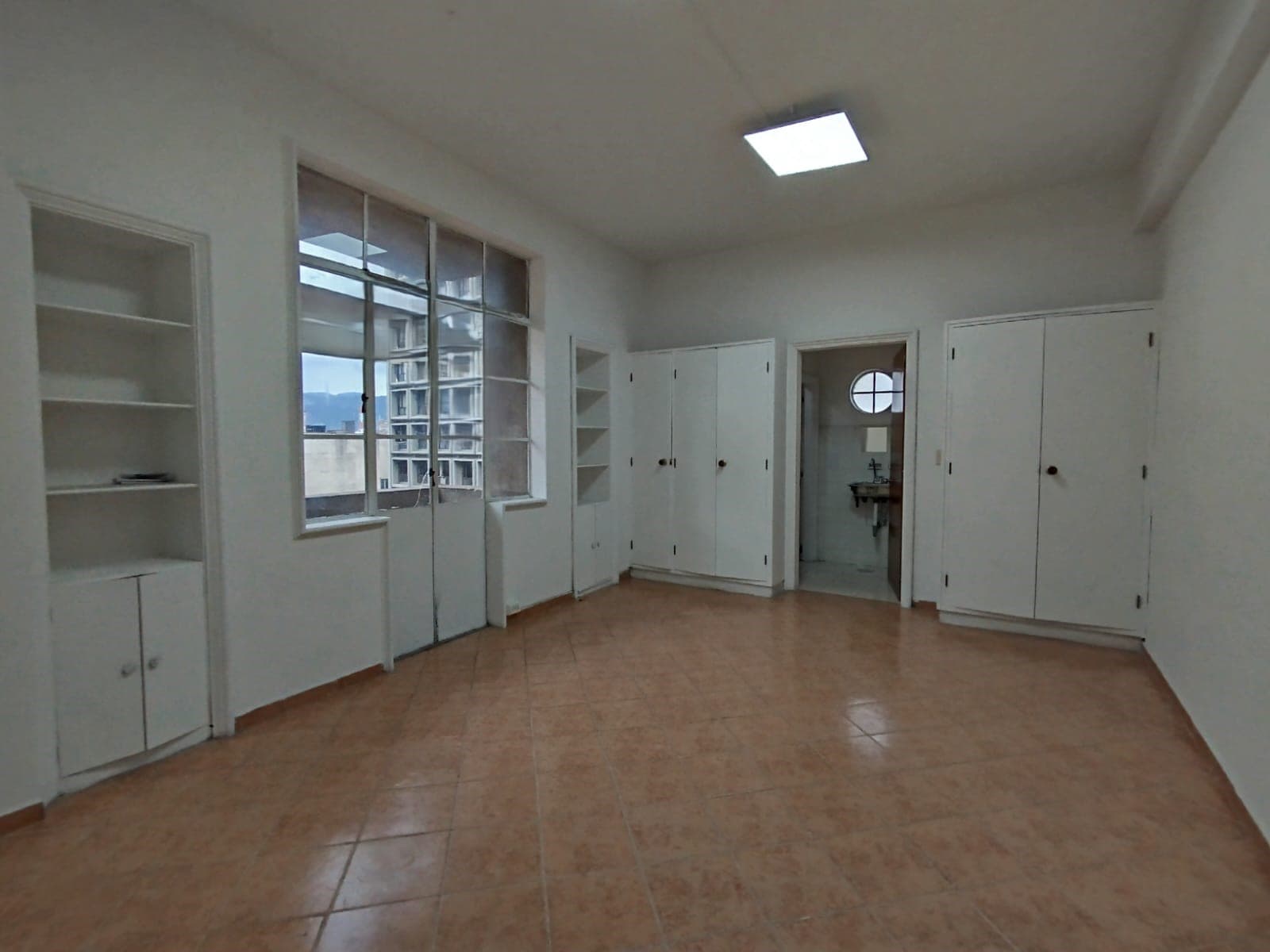 Oficina en arriendo en La Candelaria, Centro, Medellín — foto 5 de 12