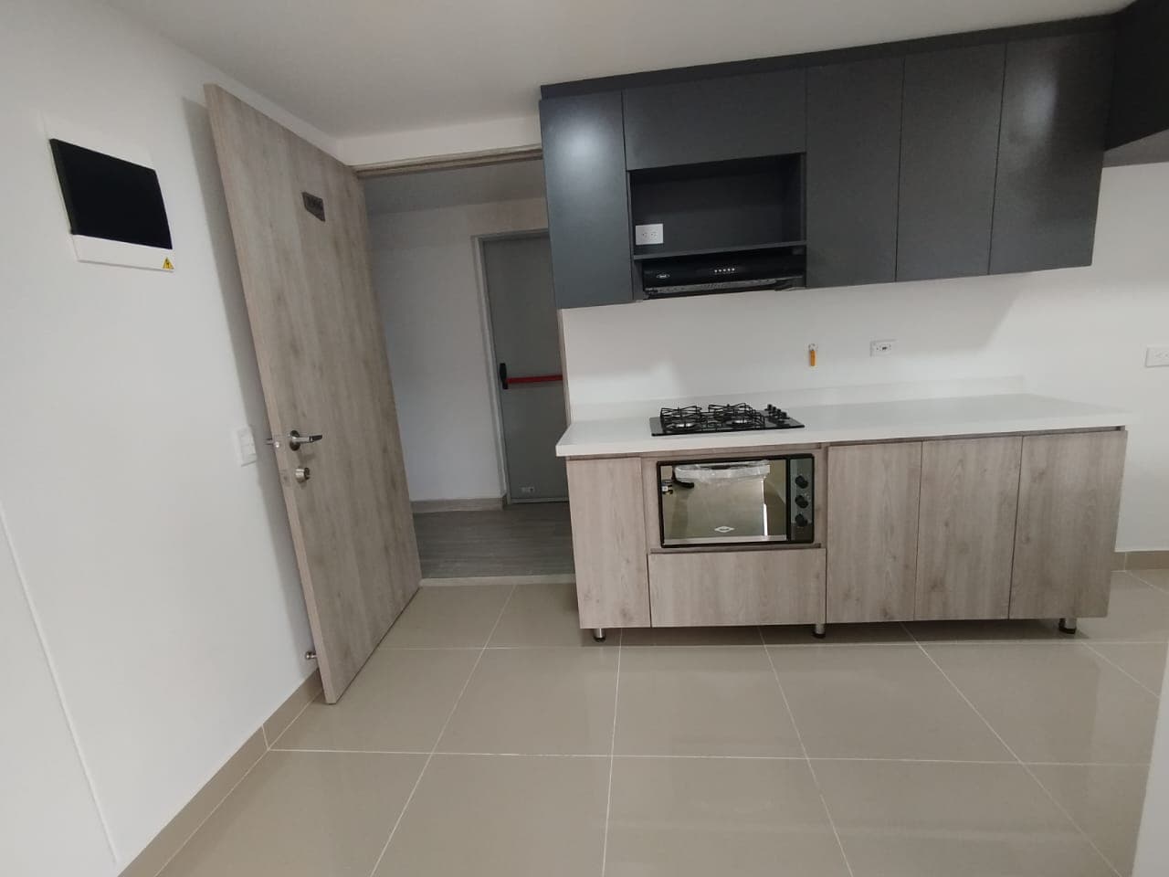 Apartamento en arriendo en Calle Larga, Sabaneta — foto 2 de 20