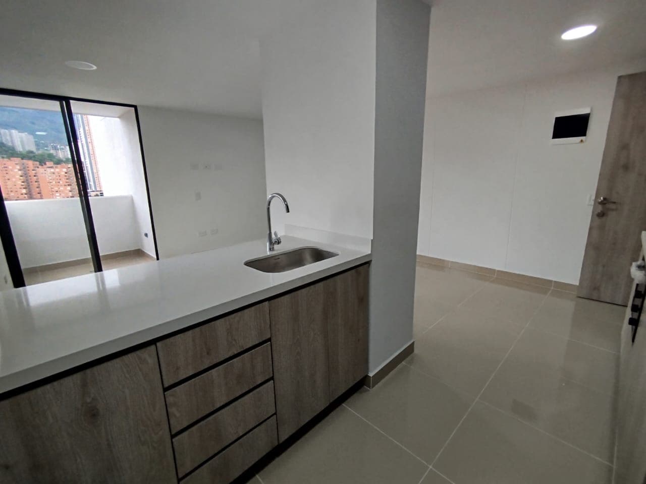 Apartamento en arriendo en Calle Larga, Sabaneta — foto 3 de 20