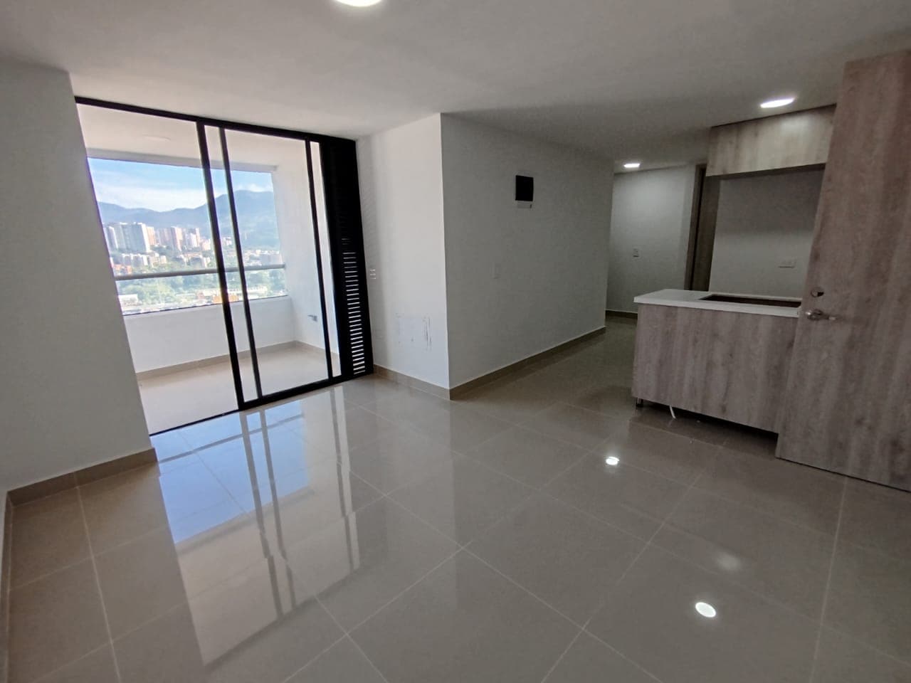 Apartamento en arriendo en Calle Larga, Sabaneta — foto 1 de 18