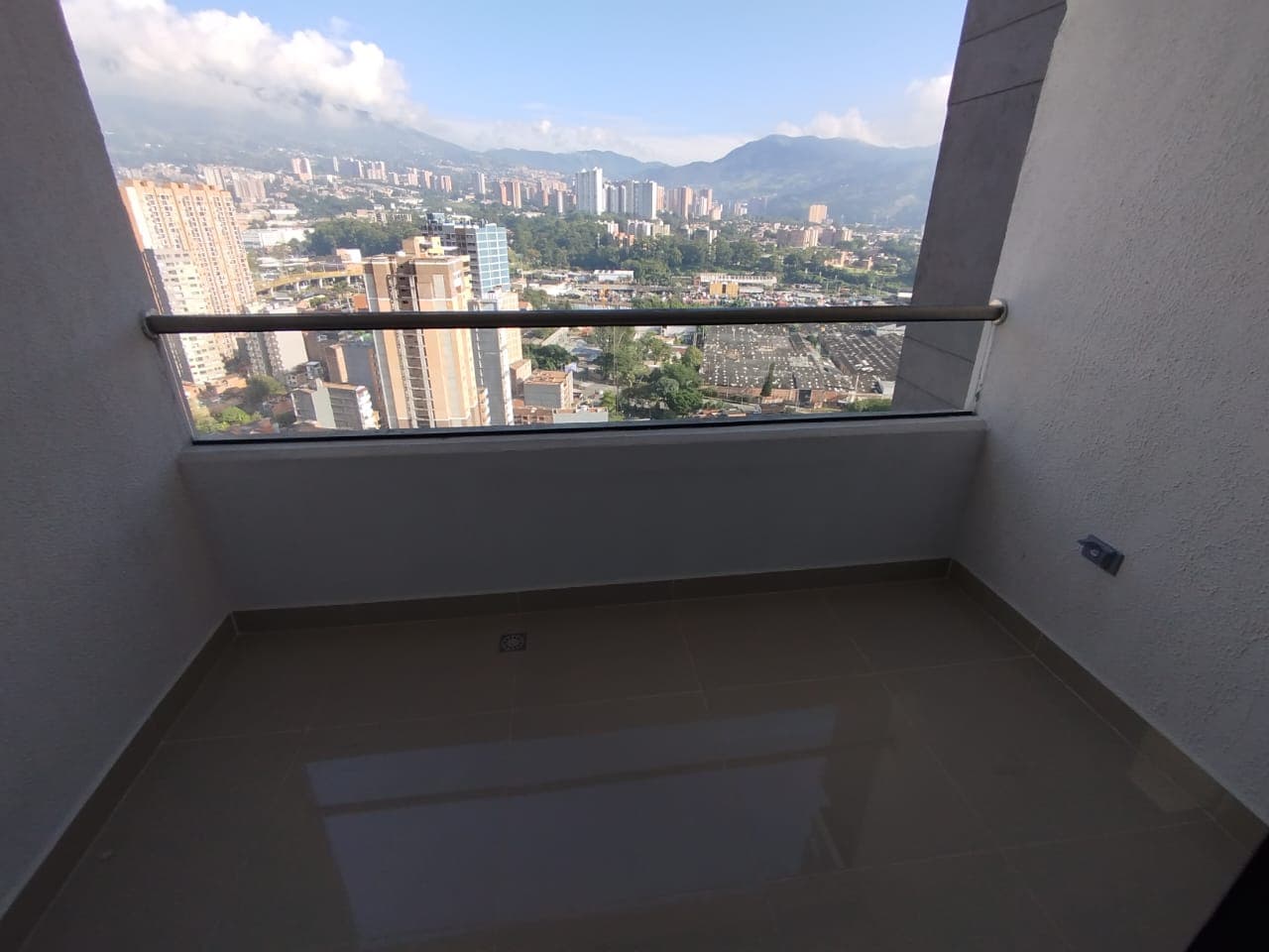 Apartamento en arriendo en Calle Larga, Sabaneta — foto 4 de 18
