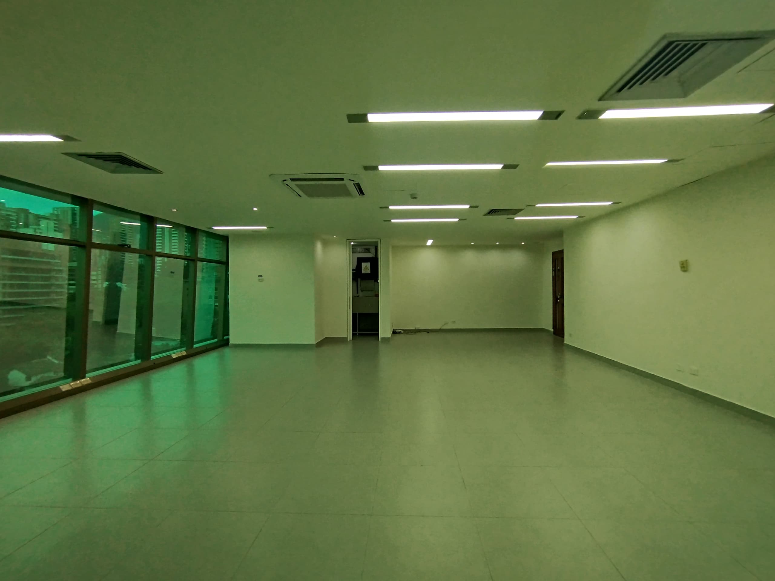 Oficina en arriendo en Milla De Oro, Poblado, Medellín — foto 2 de 13