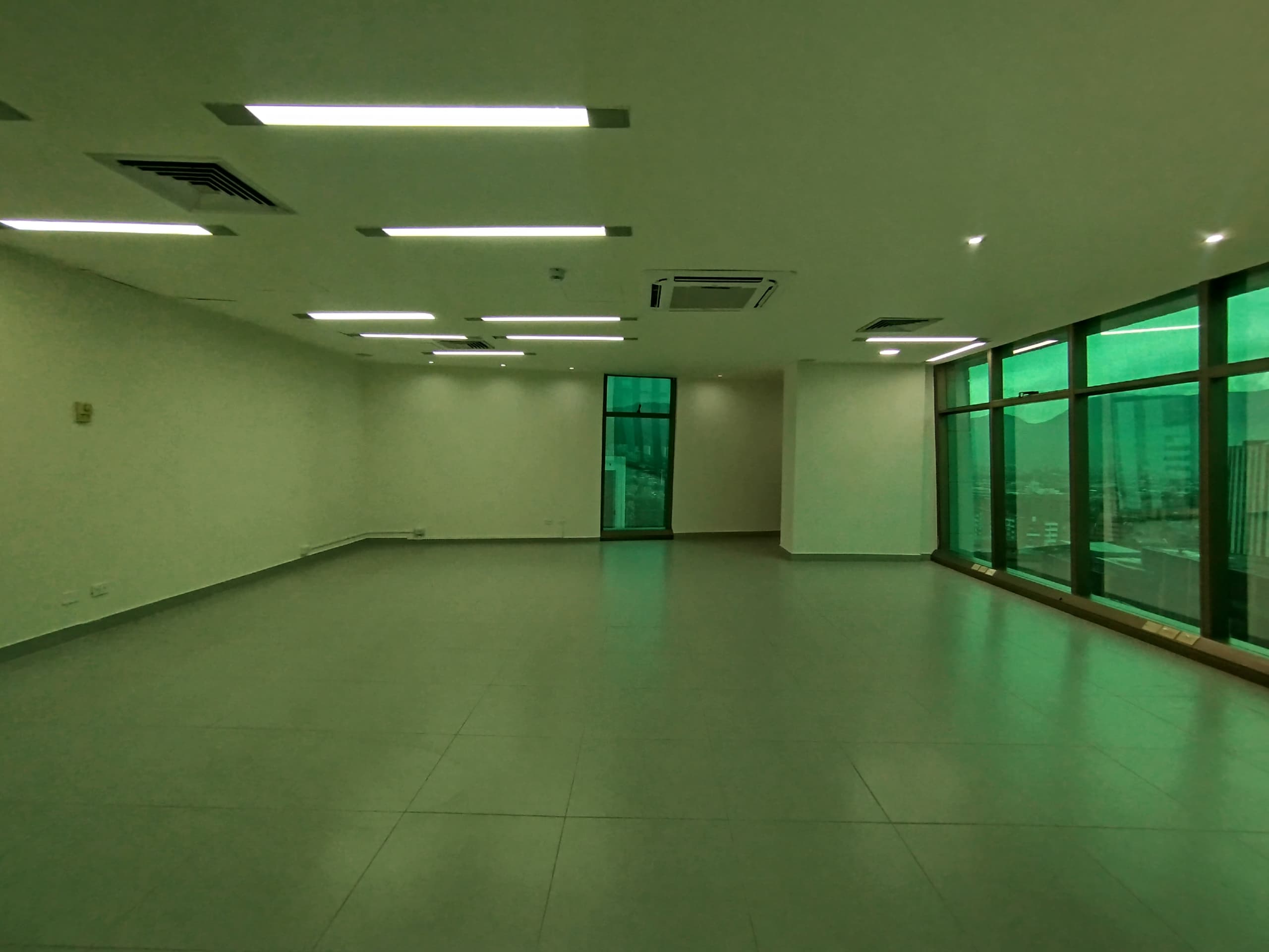 Oficina en arriendo en Milla De Oro, Poblado, Medellín — foto 3 de 13