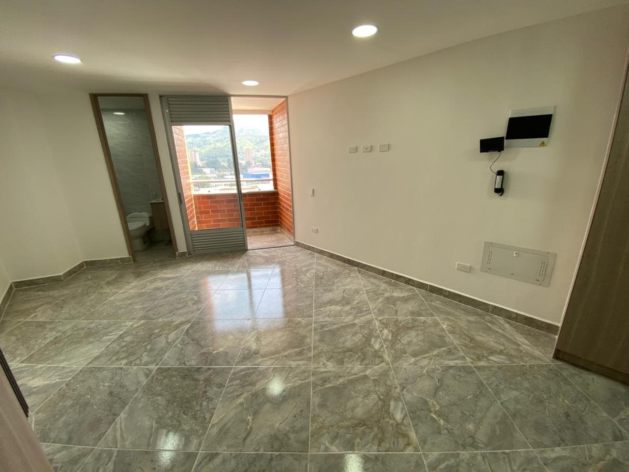 Apartaestudio en arriendo en Calle Del Banco, Sabaneta — foto 2 de 12