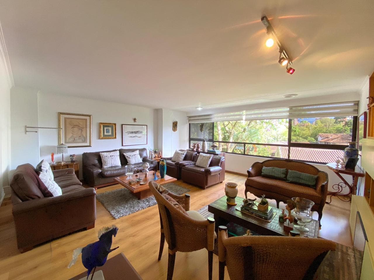 Apartamento en arriendo en Vizcaya, Poblado, Medellín — foto 1 de 18
