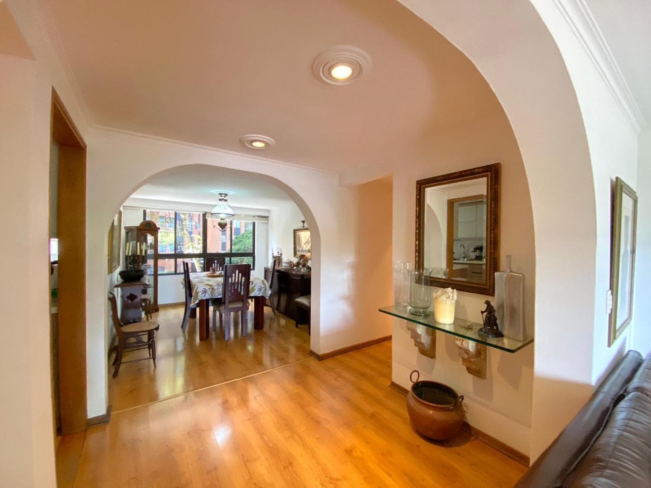 Apartamento en arriendo en Vizcaya, Poblado, Medellín — foto 3 de 18
