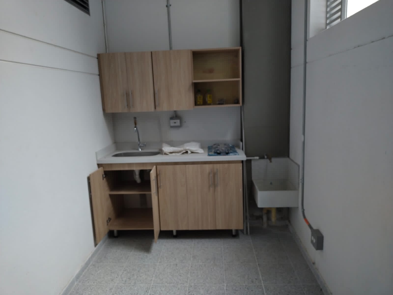 Bodega en arriendo en San Bernardo, Belen, Medellín — foto 5 de 11