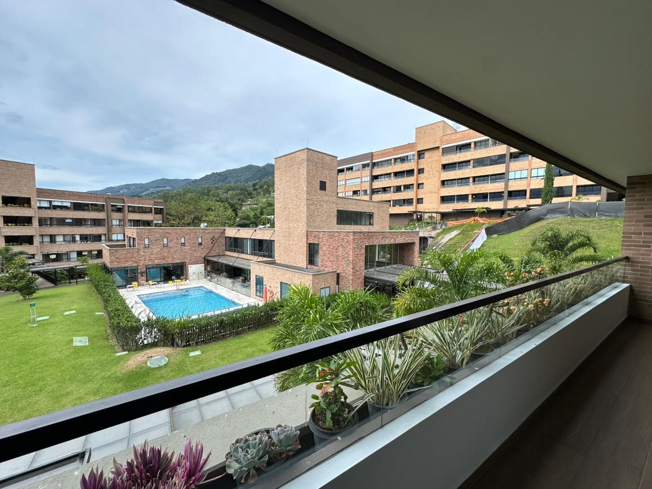 Apartamento en arriendo en Loma Del Escobero, Envigado — foto 2 de 18