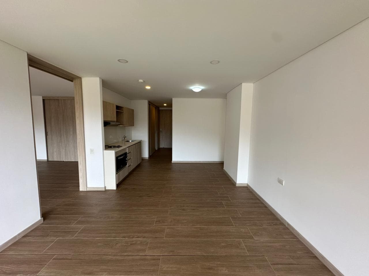 Apartamento en arriendo en Loma Del Escobero, Envigado — foto 4 de 18