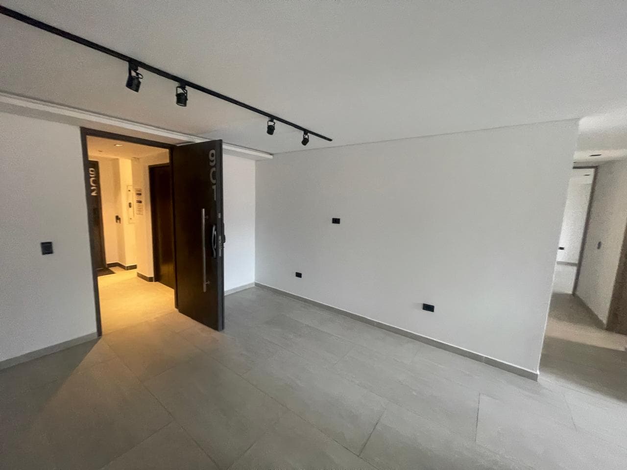 Apartamento en arriendo en Los Conquistadores, Laureles, Medellín — foto 3 de 14