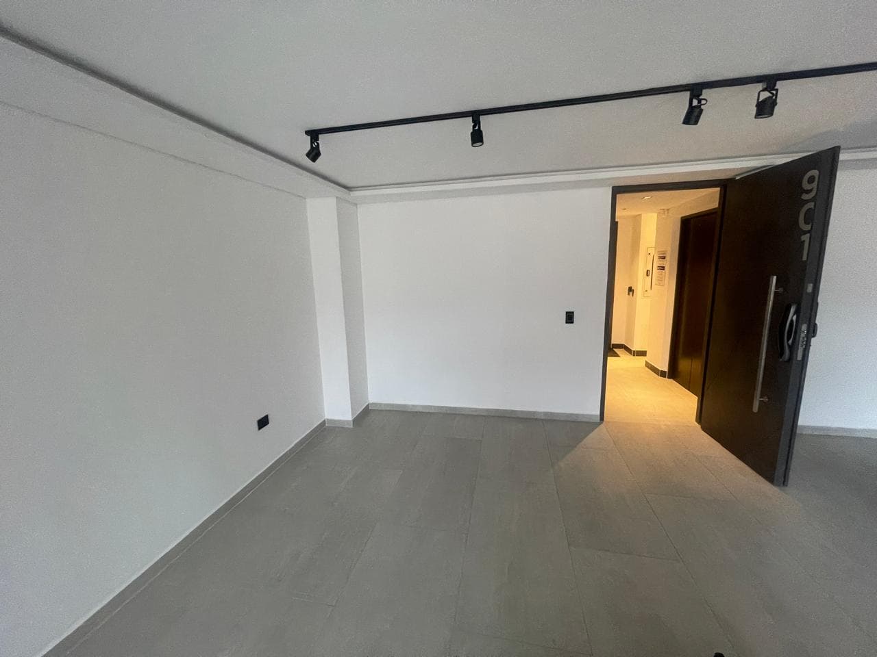 Apartamento en arriendo en Los Conquistadores, Laureles, Medellín — foto 4 de 14