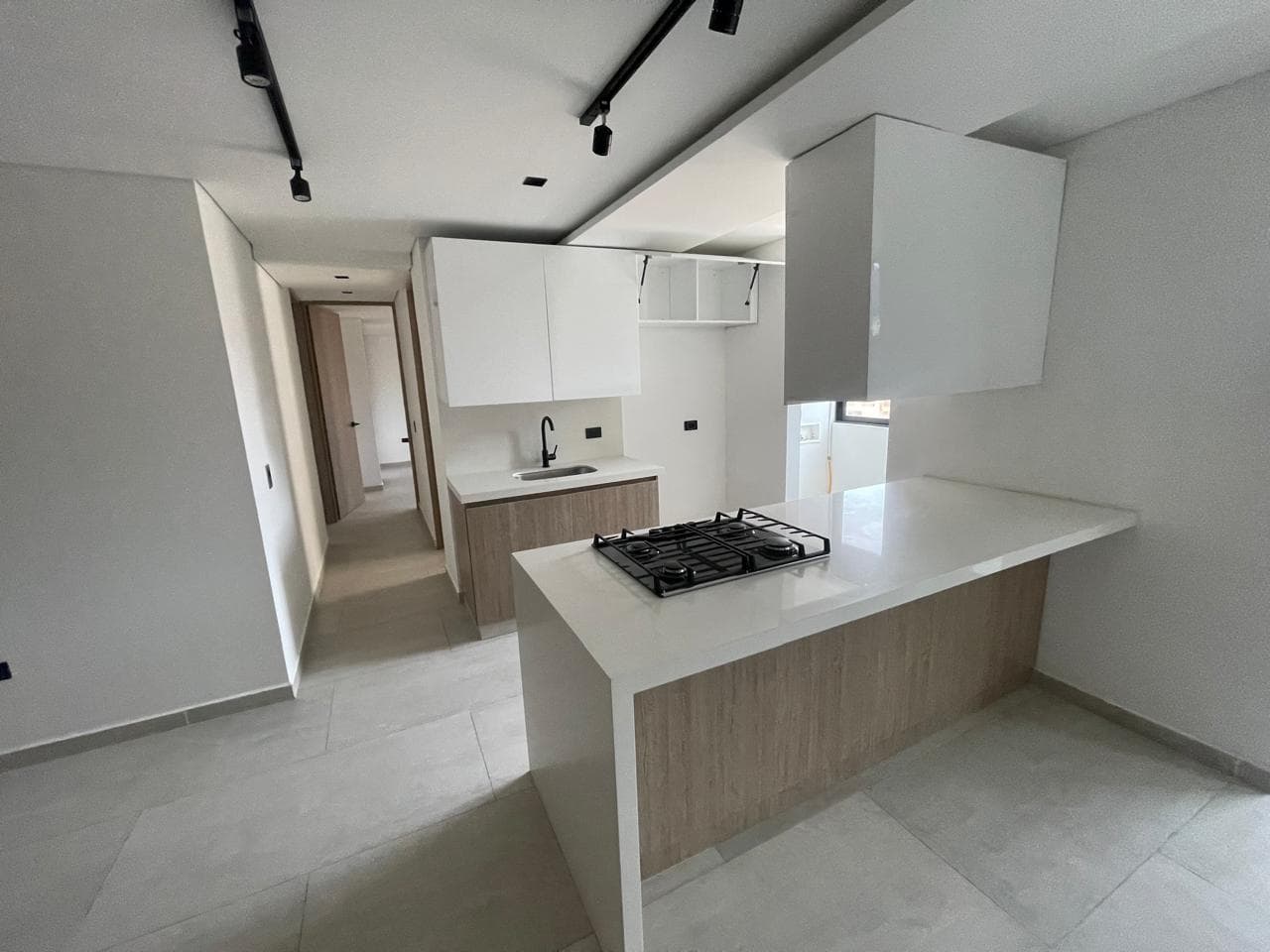 Apartamento en arriendo en Los Conquistadores, Laureles, Medellín — foto 5 de 14