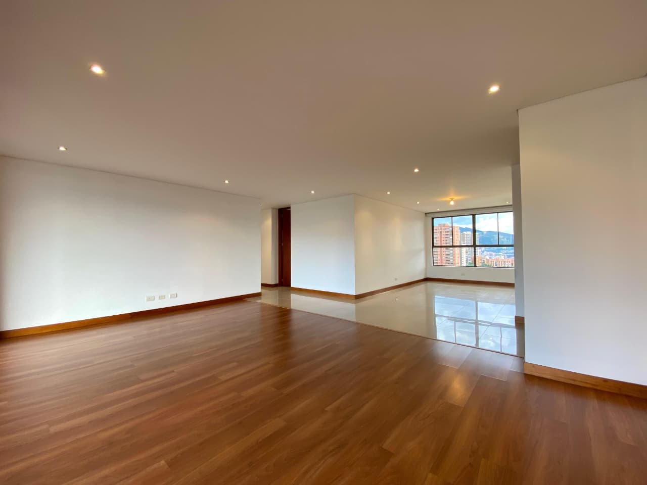 Apartamento en arriendo en Los Gonzalez, Poblado, Medellín — foto 2 de 20