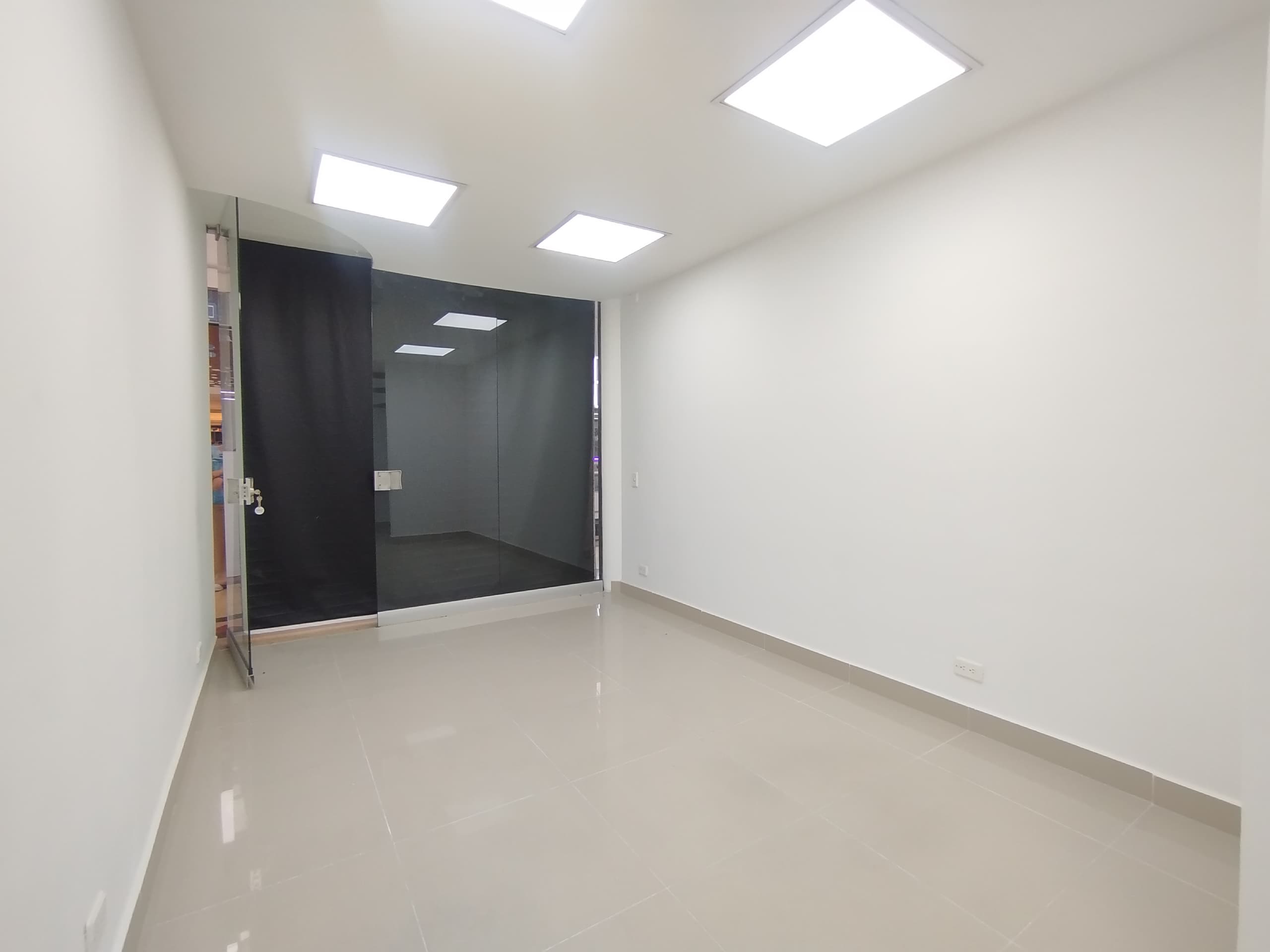 Local en arriendo en Avenida Las Vegas, Poblado, Medellín — foto 5 de 13