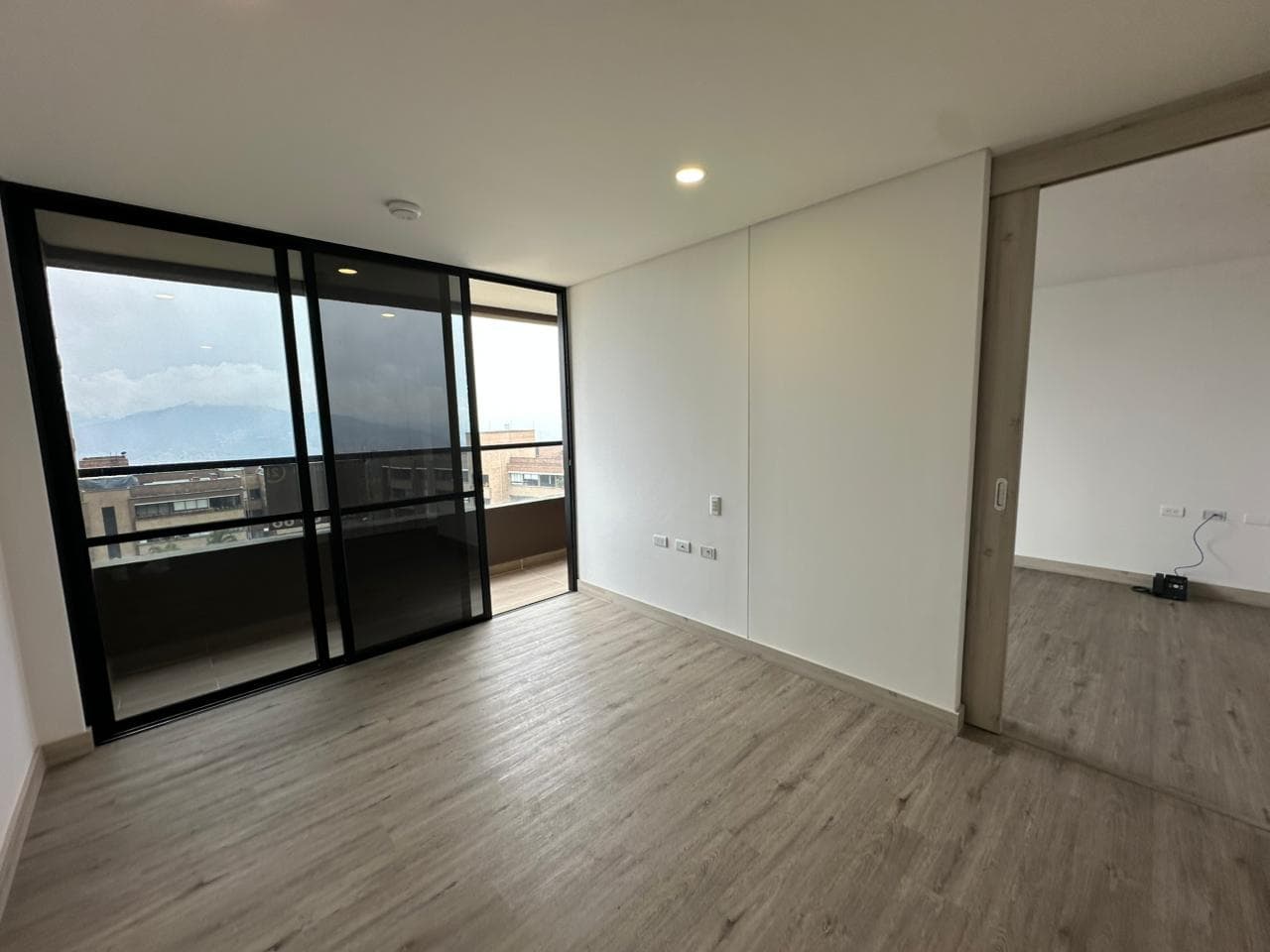 Apartamento en arriendo en Loma Del Escobero, Envigado — foto 3 de 15