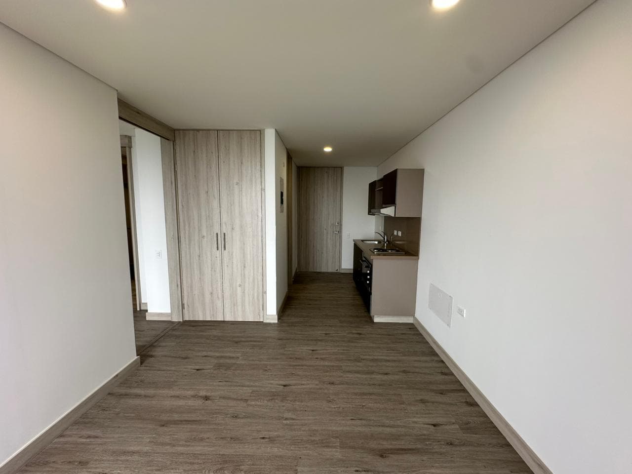 Apartamento en arriendo en Loma Del Escobero, Envigado — foto 5 de 15
