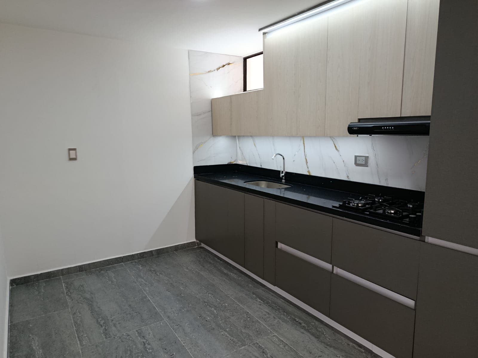 Casa Vivienda en arriendo en Estadio, Laureles, Medellín — foto 1 de 20