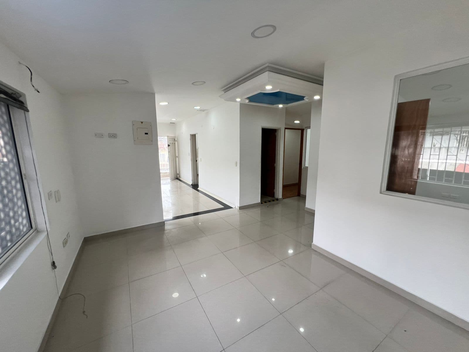 Casa Comercial en arriendo en Centro De La Moda, Itagui — foto 2 de 12