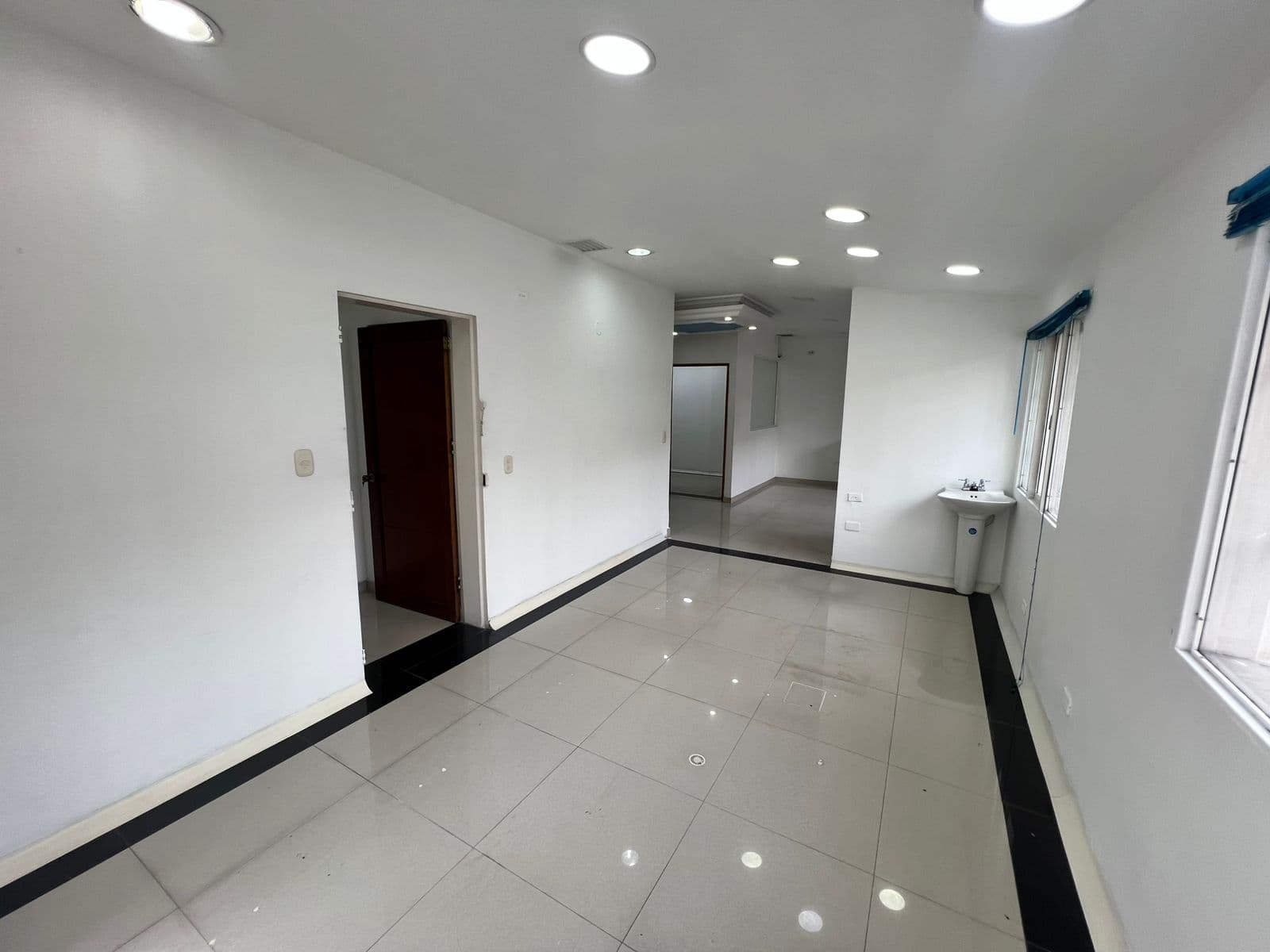 Casa Comercial en arriendo en Centro De La Moda, Itagui — foto 4 de 12