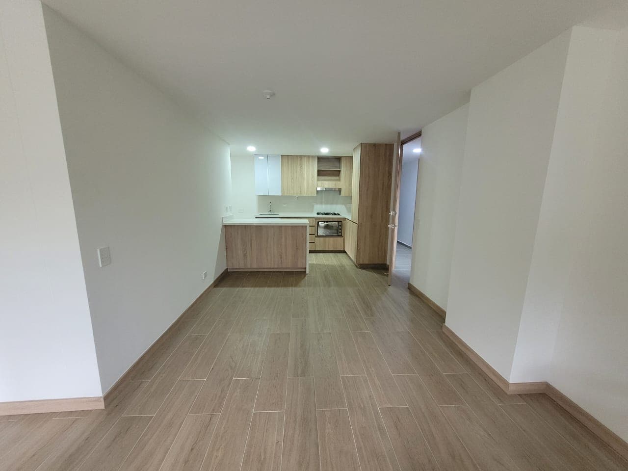 Apartamento en arriendo en El Salado, Envigado — foto 3 de 14