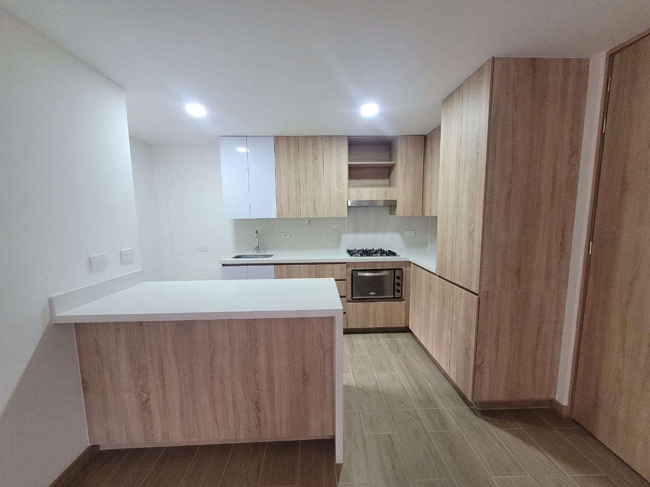 Apartamento en arriendo en El Salado, Envigado — foto 4 de 14