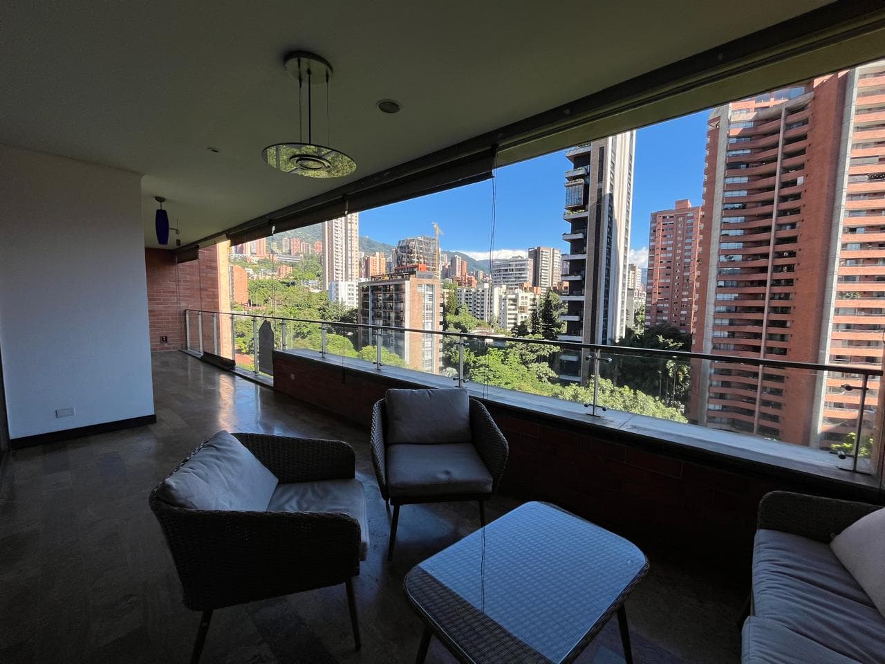 Apartamento en arriendo en La Tomatera, Poblado, Medellín — foto 2 de 20
