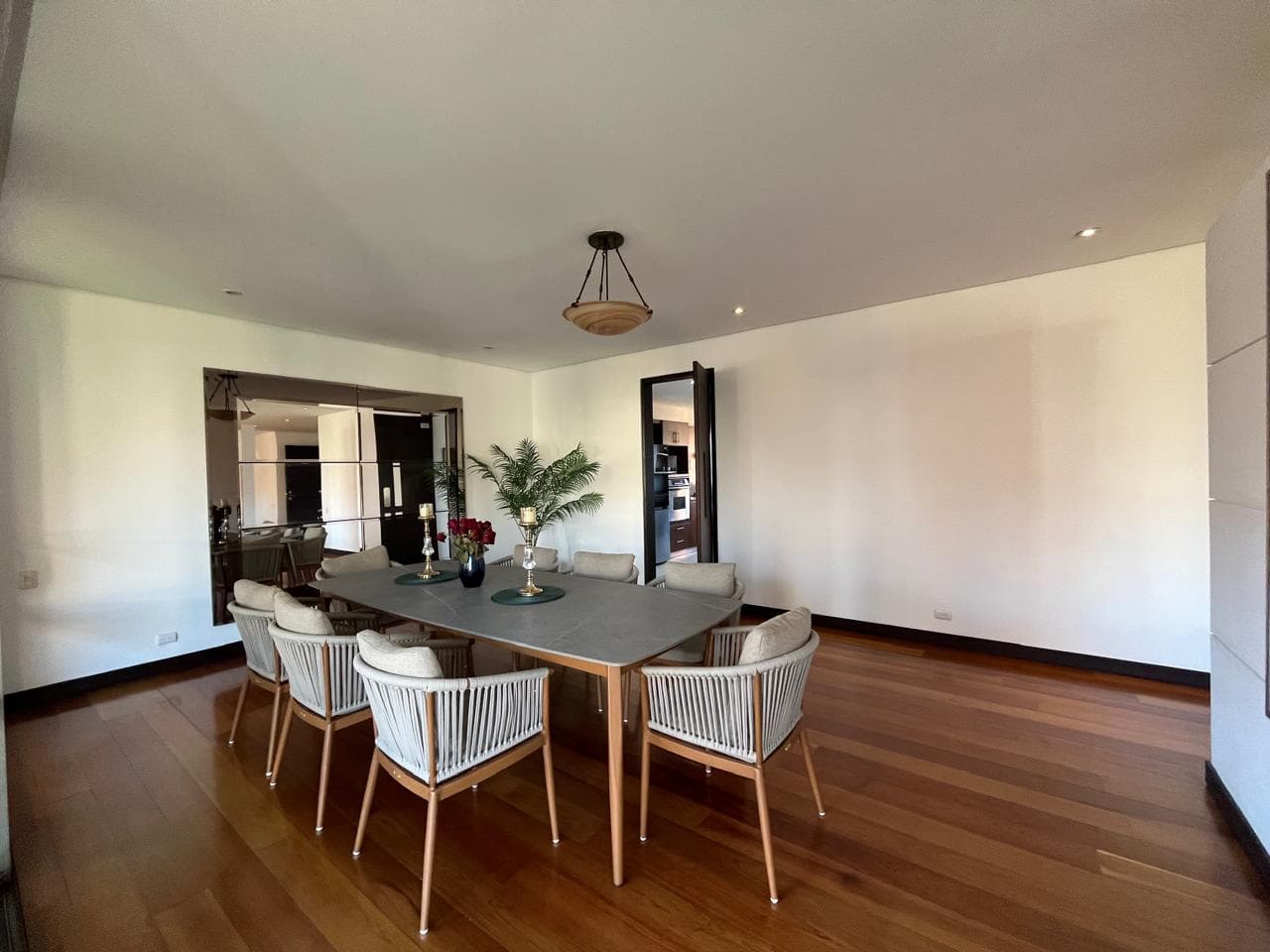 Apartamento en arriendo en La Tomatera, Poblado, Medellín — foto 4 de 20