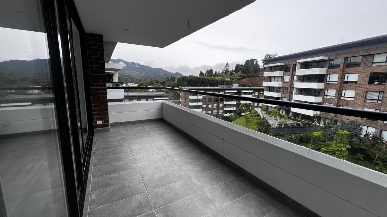 Apartamento en arriendo en Retiro — foto 1 de 20