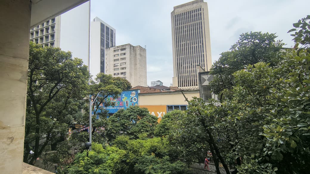 Local en arriendo en La Candelaria, Centro, Medellín — foto 1 de 11