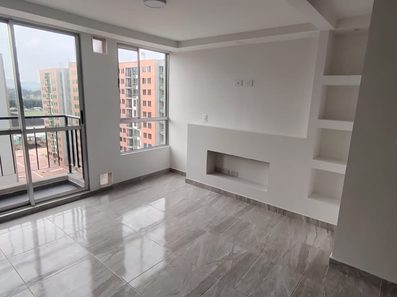 Apartamento en arriendo en Madrid — foto 1 de 13