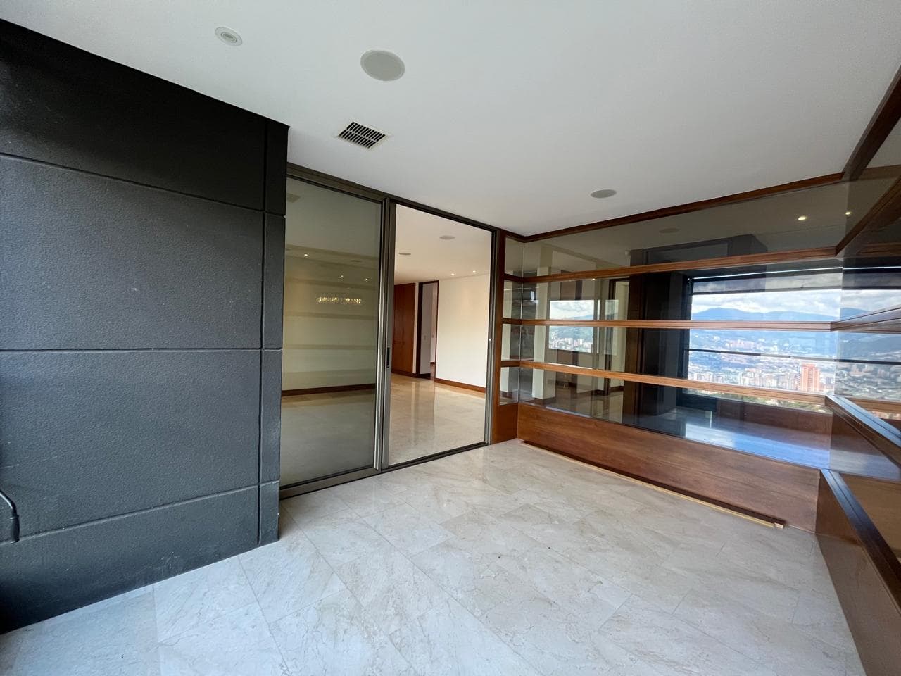 Apartamento en arriendo en La Cola Del Zorro, Poblado, Medellín — foto 4 de 20