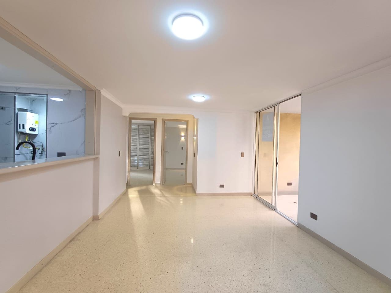 Apartamento en arriendo en Santa María De Los Ángeles, Poblado, Medellín — foto 4 de 16