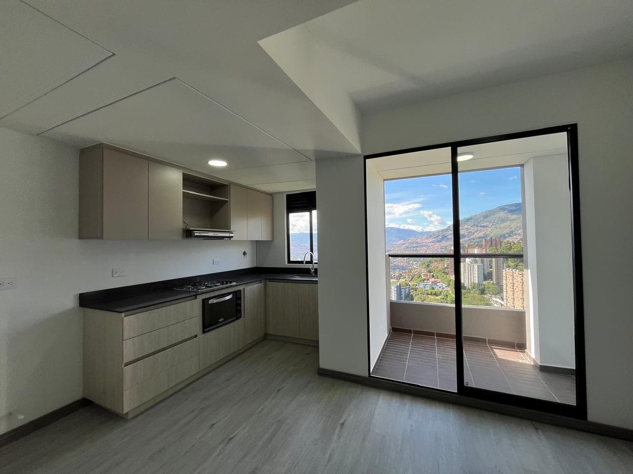 Apartamento en arriendo en Las Palmas M, Poblado, Medellín — foto 1 de 17