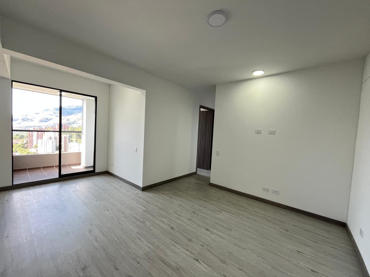 Apartamento en arriendo en Las Palmas M, Poblado, Medellín — foto 5 de 17