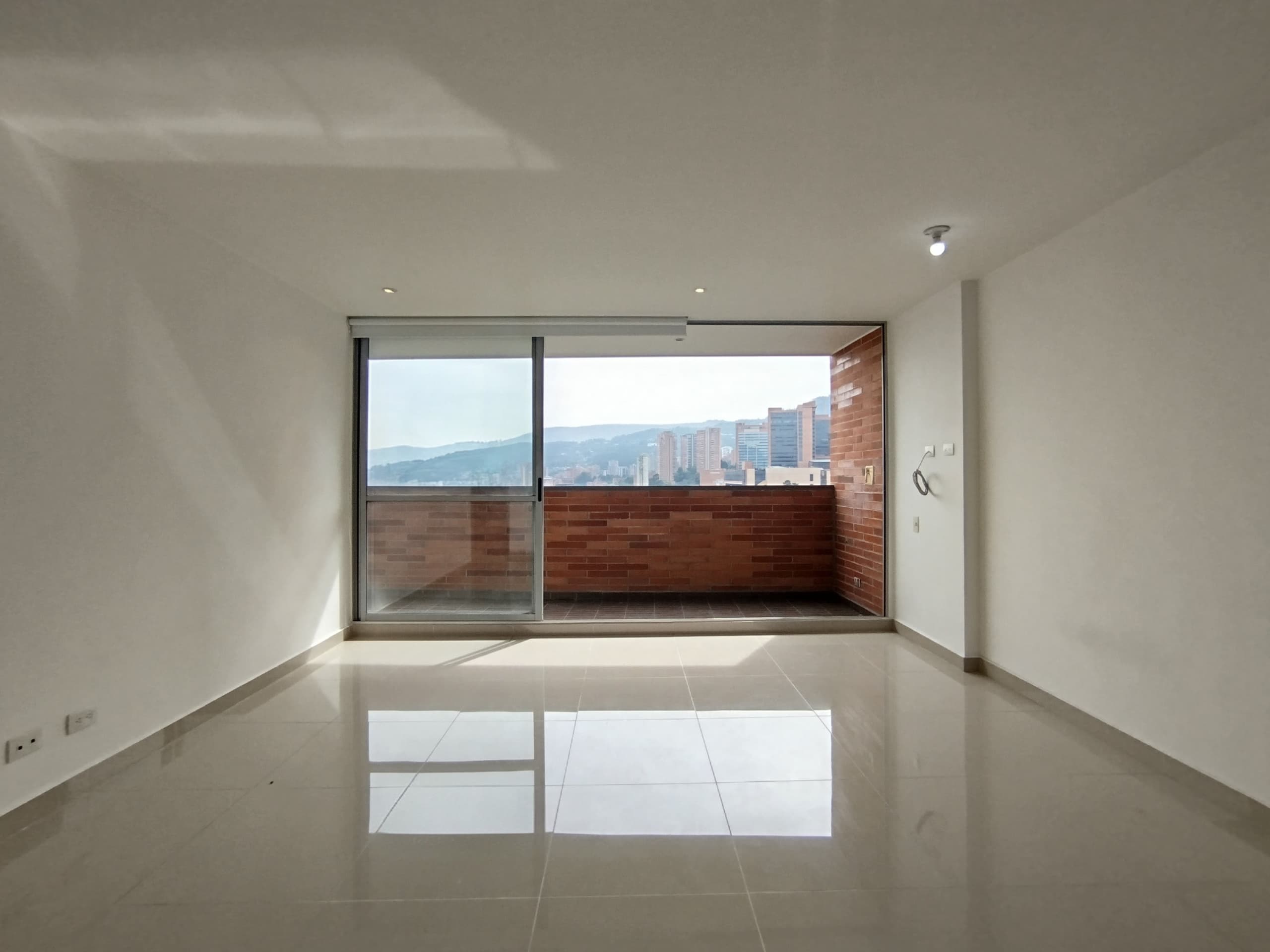 Apartamento en arriendo en Los Gonzalez, Poblado, Medellín — foto 1 de 20