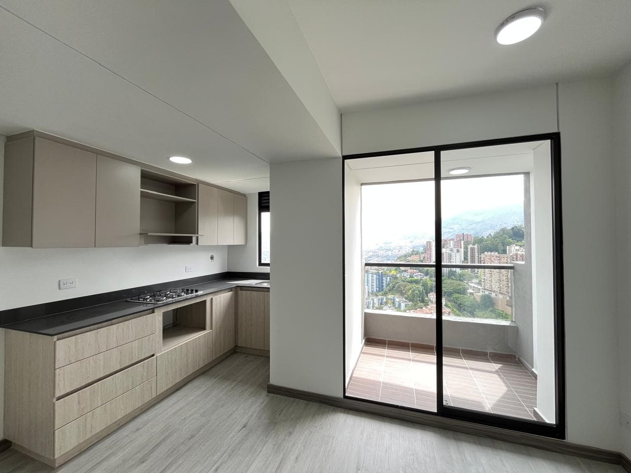 Apartamento en arriendo en Las Palmas M, Poblado, Medellín — foto 1 de 16
