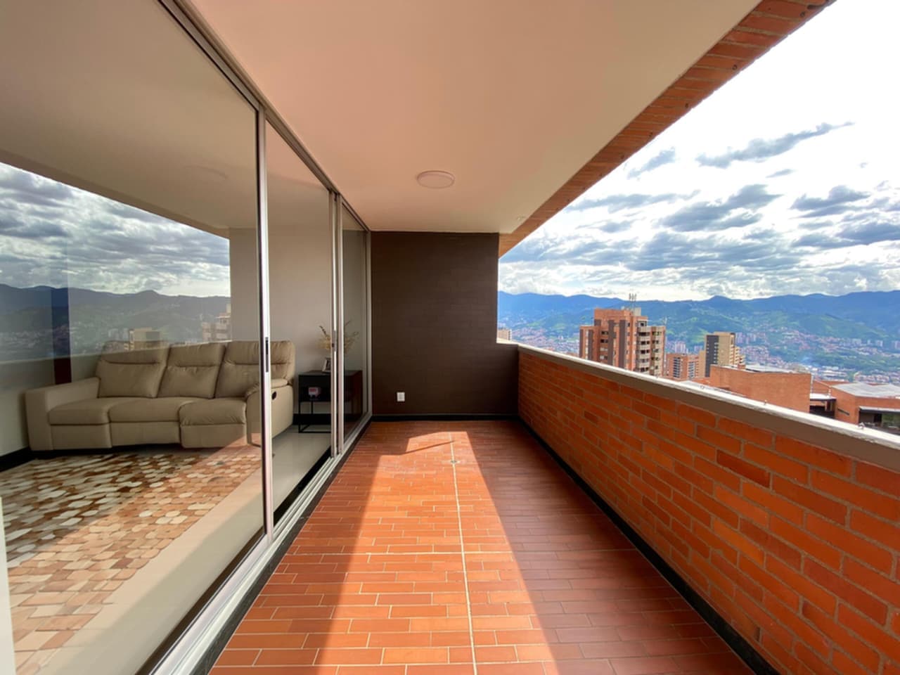 Apartamento en arriendo en Transversal Superior, Poblado, Medellín — foto 3 de 20