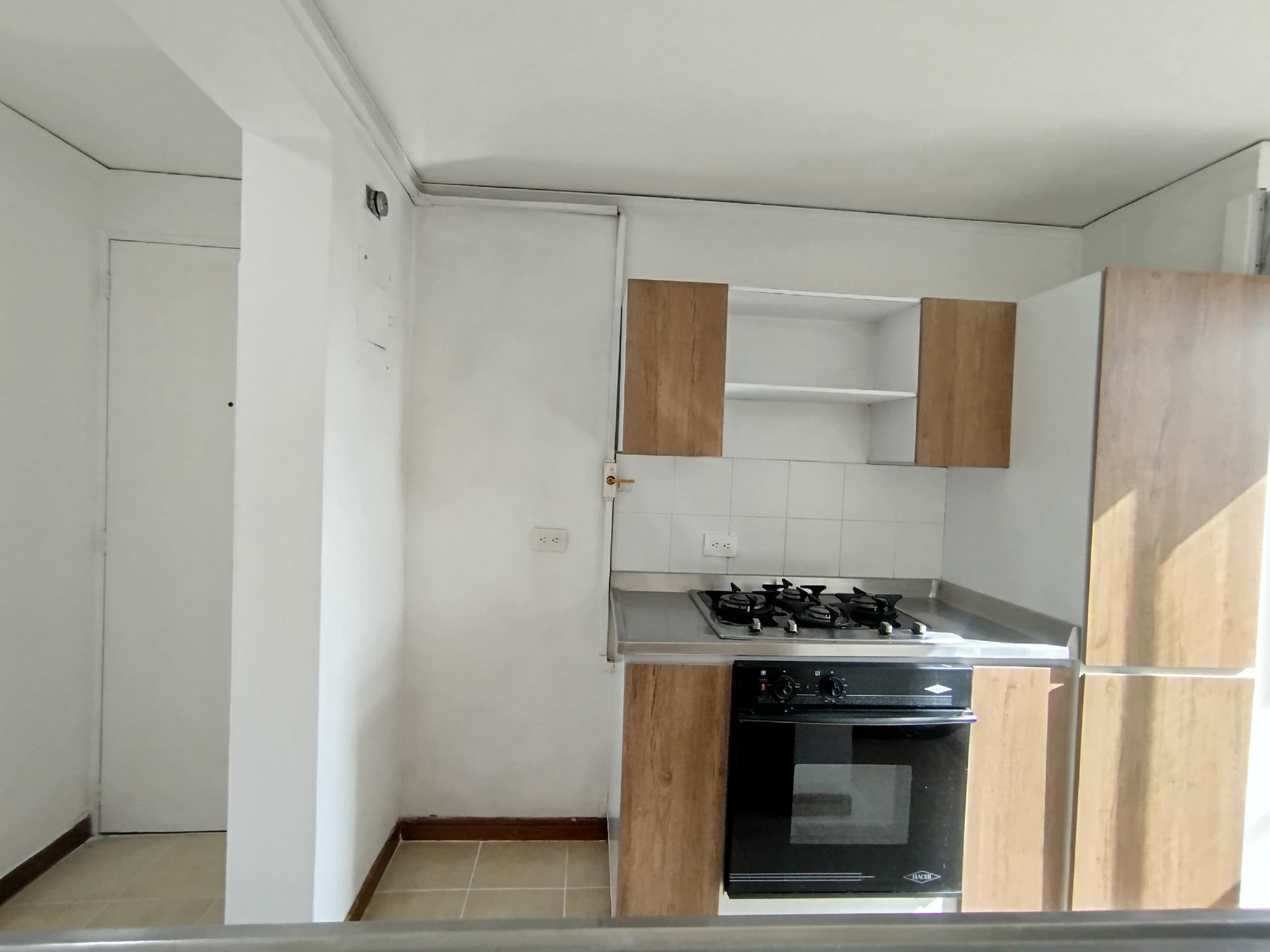 Apartamento en arriendo en Loma De San Julian, Centroriental, Medellín — foto 5 de 19