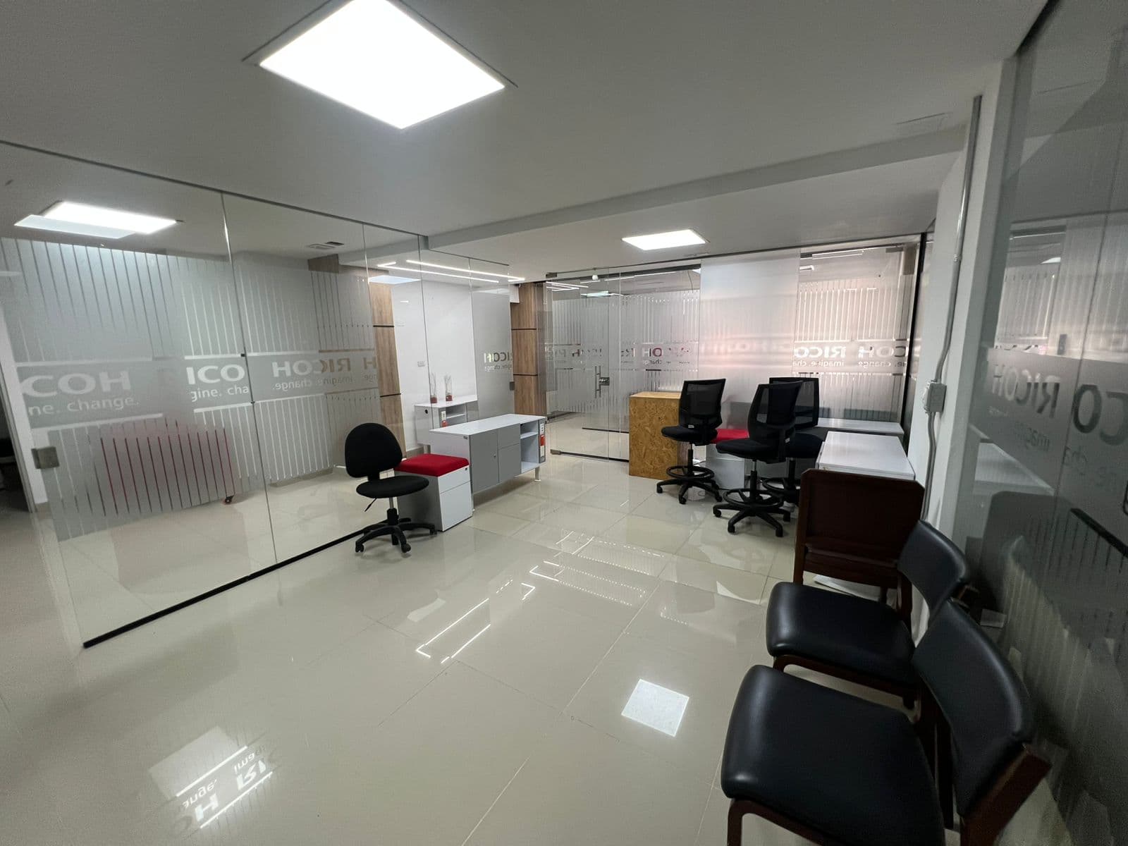 Oficina en arriendo en Estadio, Laureles, Medellín — foto 2 de 13