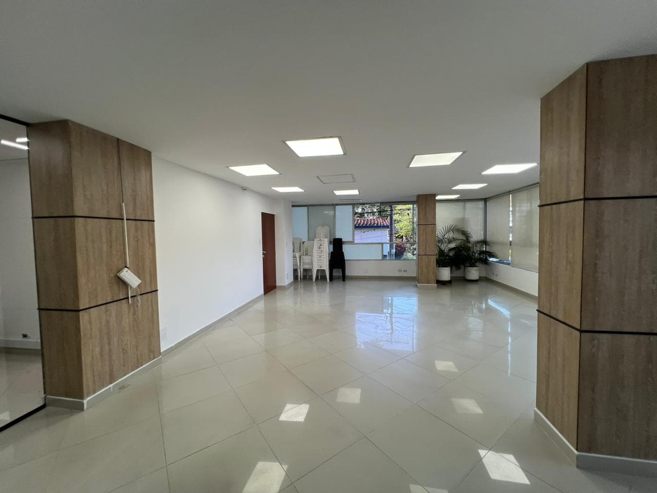 Oficina en arriendo en Estadio, Laureles, Medellín — foto 1 de 14