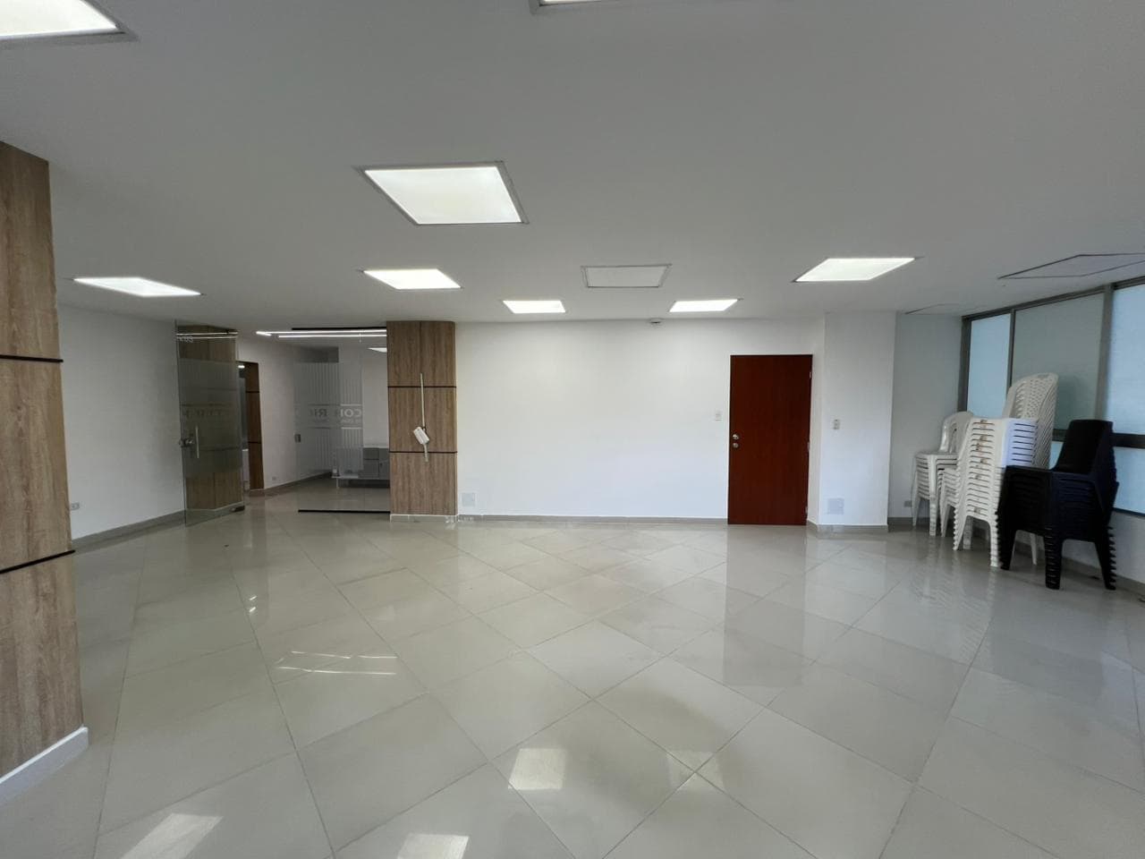 Oficina en arriendo en Estadio, Laureles, Medellín — foto 3 de 14