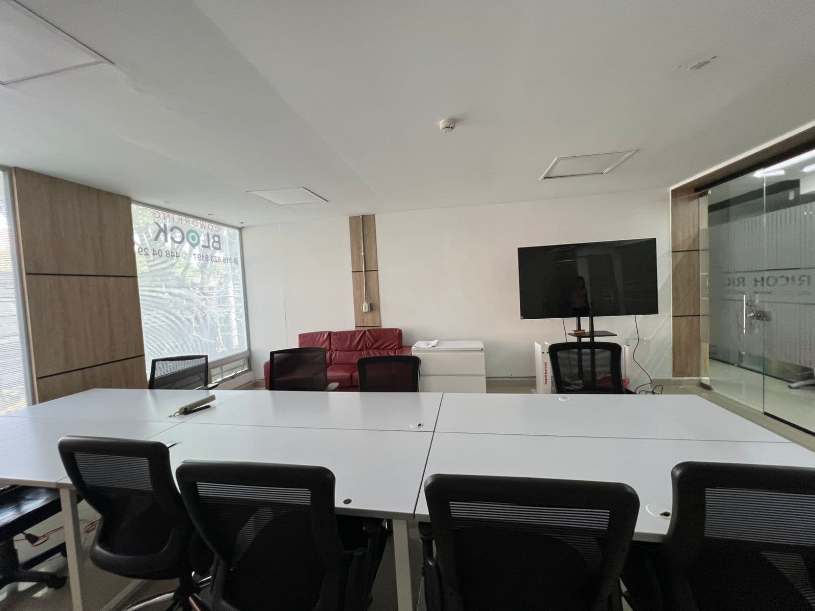 Oficina en arriendo en Estadio, Laureles, Medellín — foto 3 de 13